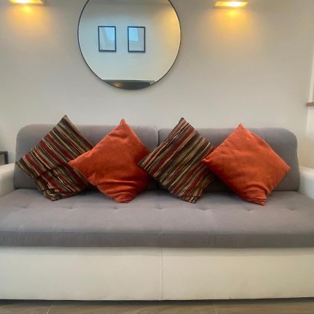Lovely And Modern Studio Apartment. Borehamwood Eksteriør bilde