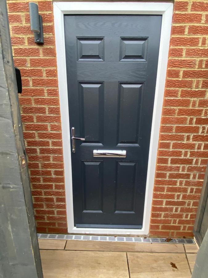 Lovely And Modern Studio Apartment. Borehamwood Eksteriør bilde
